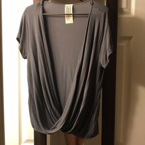 Free people low v top